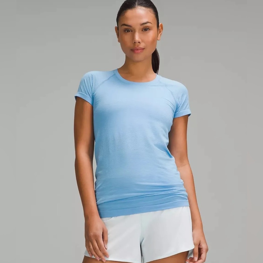 Lululemon Swiftly Tech Size 0 Aero Blue. Never been worn